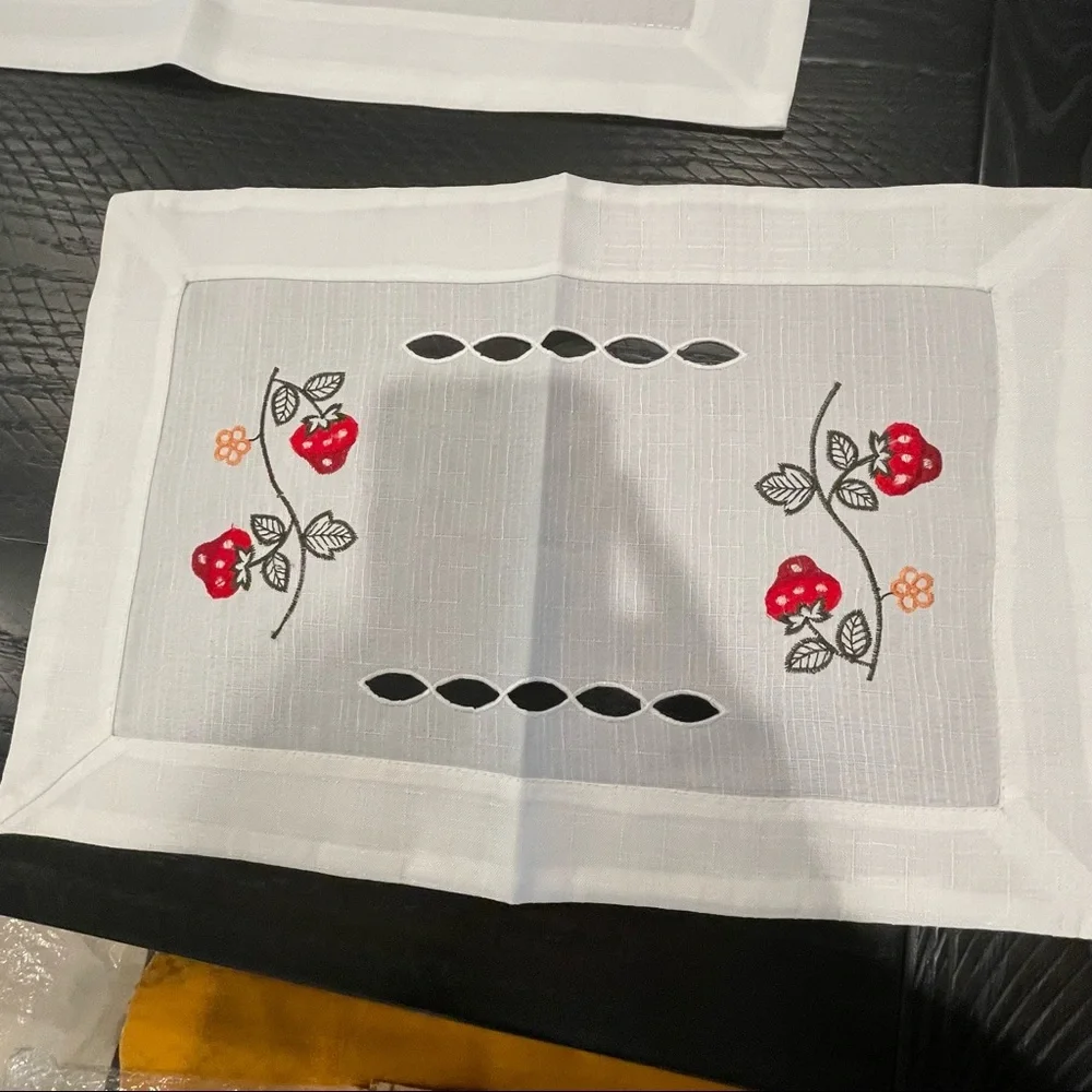 Never Used Handmade in Portugal 4 Piece Table Top Linen Set